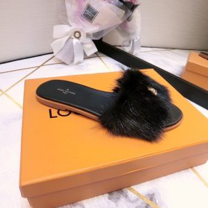 LOUIS VUITTON Mink Slippers - Image 6