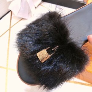 LOUIS VUITTON Mink Slippers - Image 5