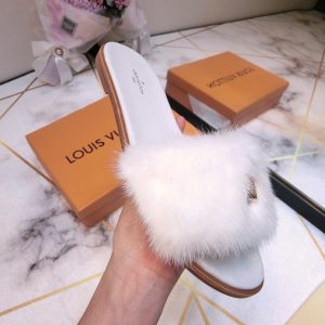 LOUIS VUITTON Mink Slippers - Image 7