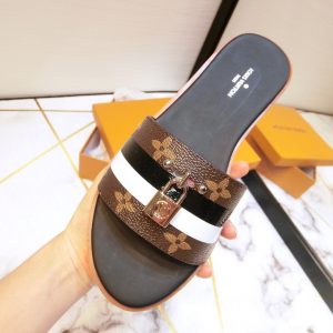 LOUIS VUITTON Lock Slippers - Image 5