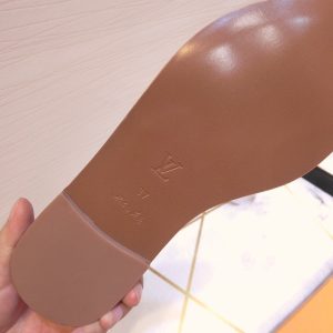 LOUIS VUITTON Lock Slippers - Image 3