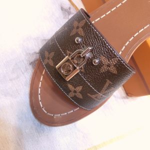LOUIS VUITTON Lock Slippers - Image 6