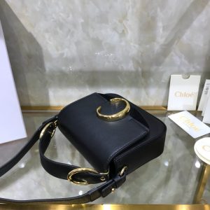 Chloé C Shoulder Bags - Image 6