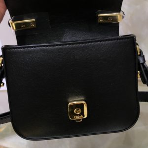 Chloé C Shoulder Bags - Image 4
