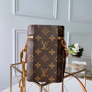 LOUIS VUITTON BAG - Image 8