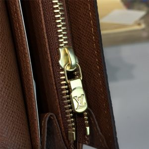 LOUIS VUITTON WALLET - Image 9