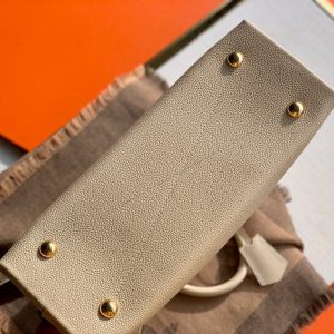 LOUIS VUITTON Alma - Image 4