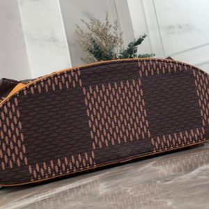 LOUIS VUITTON Backpack - Image 7