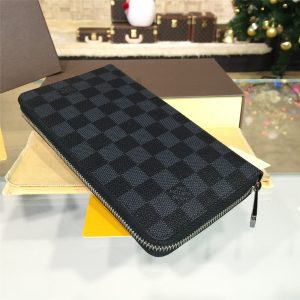 LOUIS VUITTON ZIPPY - Image 3