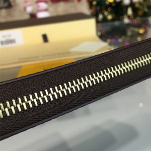 LOUIS VUITTON ZIPPY - Image 6