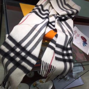 Burberry Scarf - Image 3