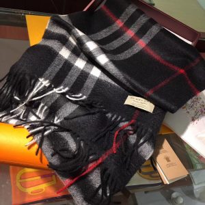 Burberry Scarf - Image 5