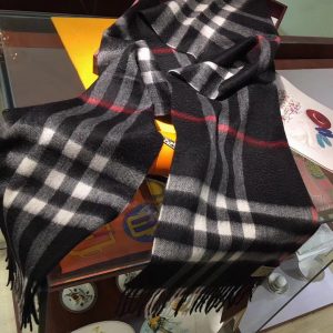 Burberry Scarf - Image 3
