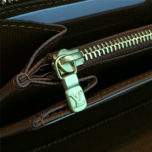 LOUIS VUITTON ZIPPY - Image 8