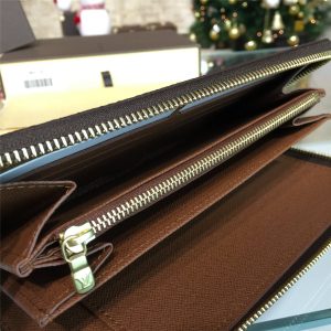 LOUIS VUITTON ZIPPY - Image 9