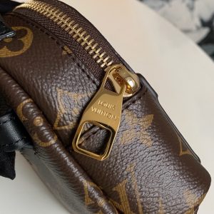 Louis Vuitton Coin Purse - Image 8