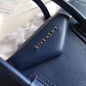 Givenchy Antigona Bag Small - Image 9