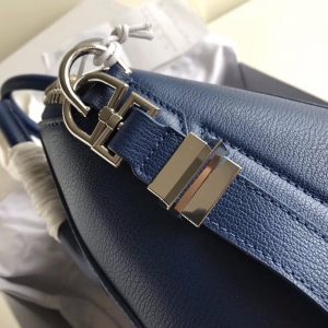 Givenchy Antigona Bag Small - Image 6