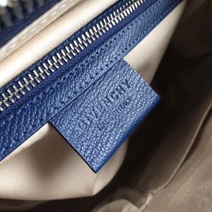 Givenchy Antigona Bag Small - Image 4