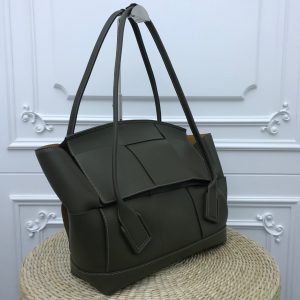 BOTTEGA VENETA Handbag - Image 4