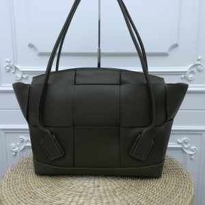 BOTTEGA VENETA Handbag - Image 5