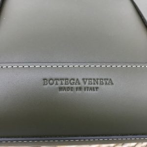 BOTTEGA VENETA Handbag - Image 7