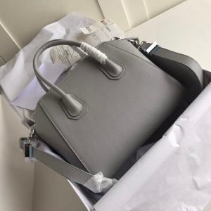 Givenchy Antigona Bag Small - Image 3