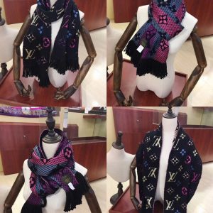 Louis Vuitton Scarf - Image 3