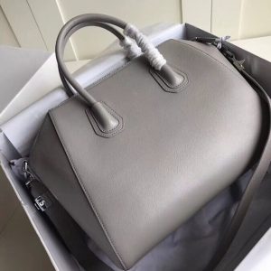 Givenchy Antigona Bag Medium - Image 6