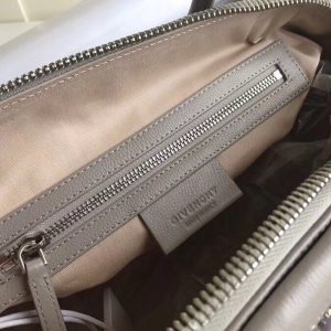 Givenchy Antigona Bag Medium - Image 3