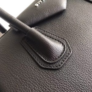 Givenchy Antigona Bag Medium - Image 7