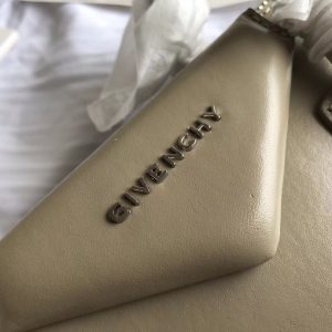 Givenchy Antigona Bag Small - Image 8