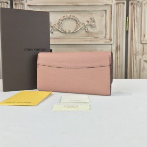 LOUIS VUITTON CAPUCINES WALLET - Image 3