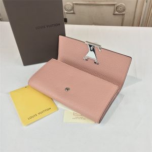 LOUIS VUITTON CAPUCINES WALLET - Image 10