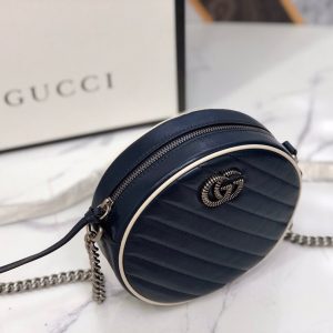 Gucci Shoulder Bags - Image 9