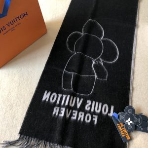 Louis Vuitton Scarf - Image 9