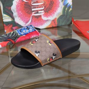 Gucci slippers - Image 3