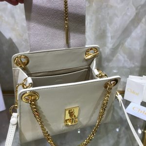 Chloe Annie - Image 4