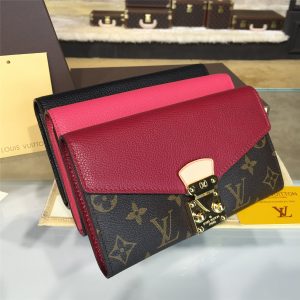 LOUIS VUITTON MÉTIS WALLET - Image 10