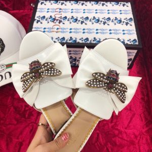 Gucci Leather Slider with Bow - Image 5