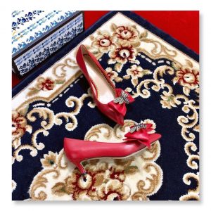 Gucci Leather Pumps with Bow - Image 6