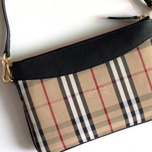 Burberry House - Image 9