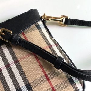 Burberry House - Image 6