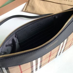 Burberry House - Image 4