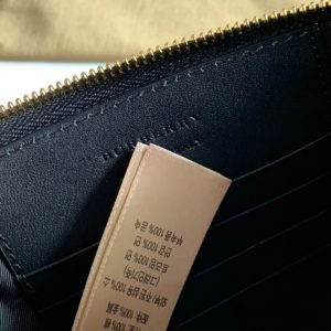 Burberry House - Image 3