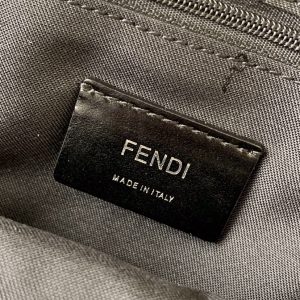 Fendi Shoulder Bags - Image 5