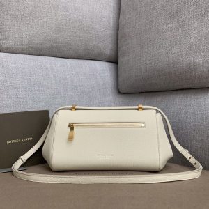 Bottega Veneta Shoulder Bags - Image 7