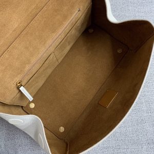 Bottega Veneta Shoulder Bags - Image 4