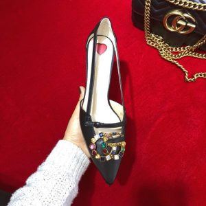 Gucci Pumps with Crystal - Image 8