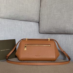 Bottega Veneta Shoulder Bags - Image 8